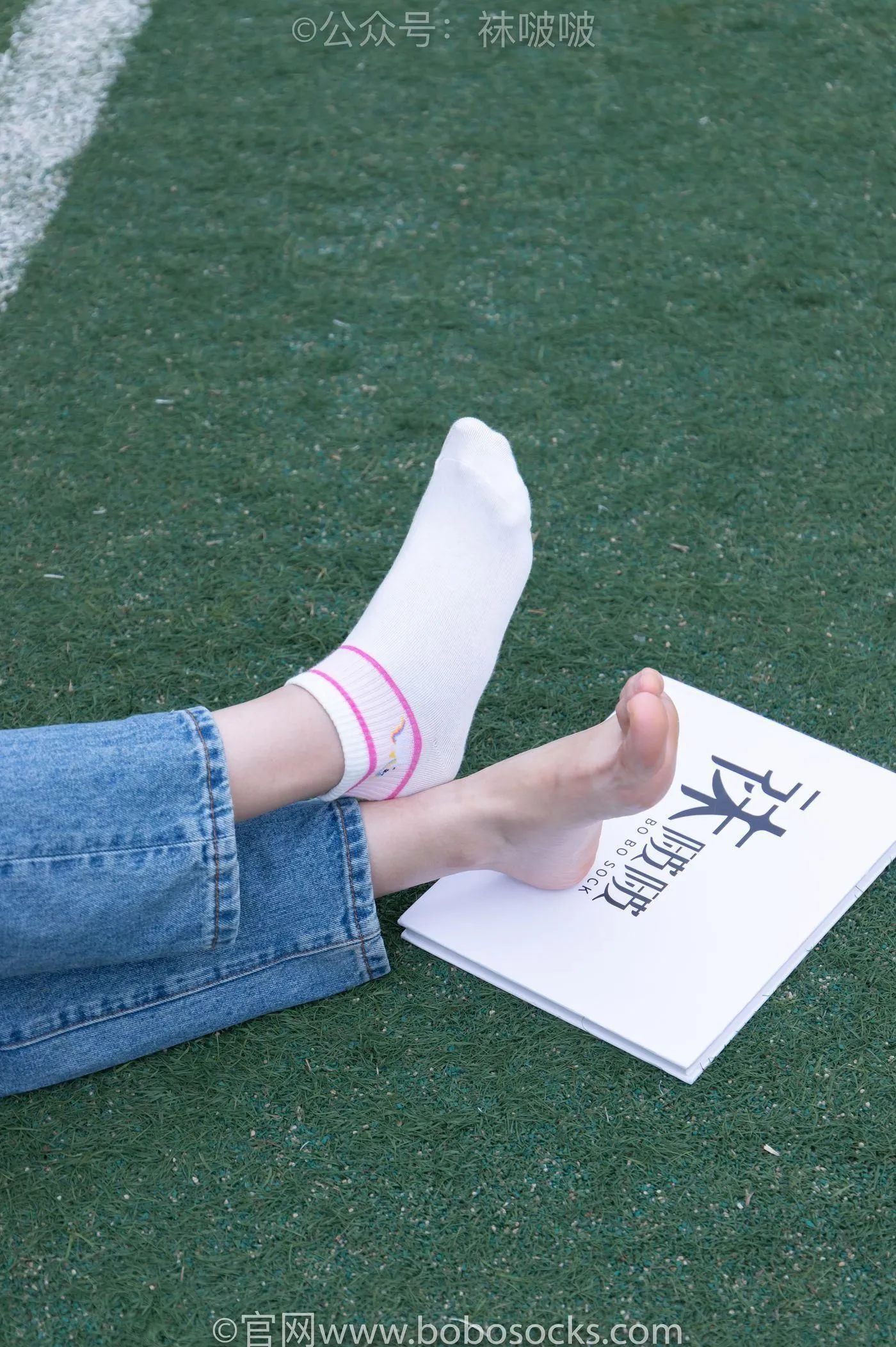 [BoBoSocks袜啵啵]NO.004 泡芙-vans帆布鞋、白棉袜、裸足 [127P]插图6